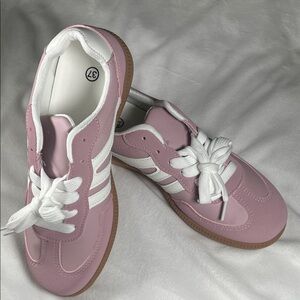 US 6 1/2 Pink and White Sneakers (run slightly big, maybe sz 7)